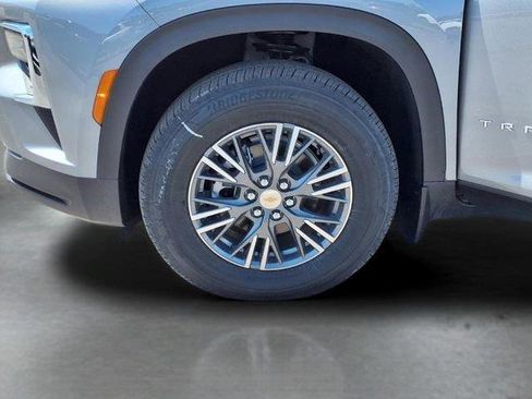 New 2026 Chevrolet Traverse LT w/ Driver Confidence Package AWD/4WD image 17