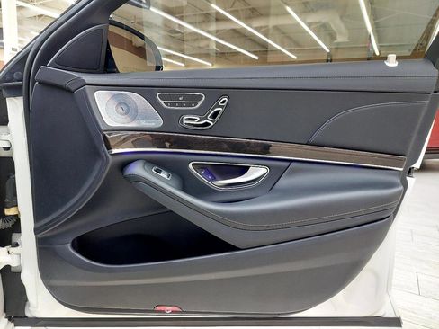 Used 2015 Mercedes-Benz S 550 Sedan image 16