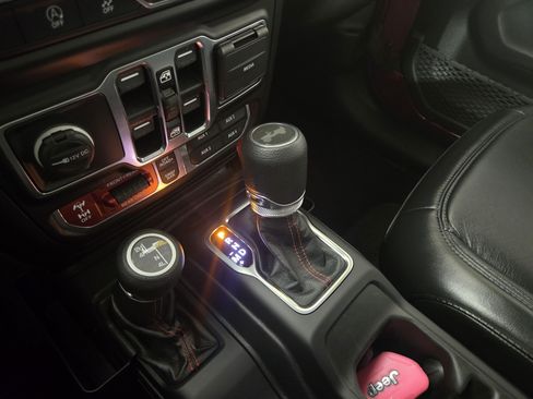Used 2021 Jeep Wrangler Unlimited Rubicon AWD/4WD image 24