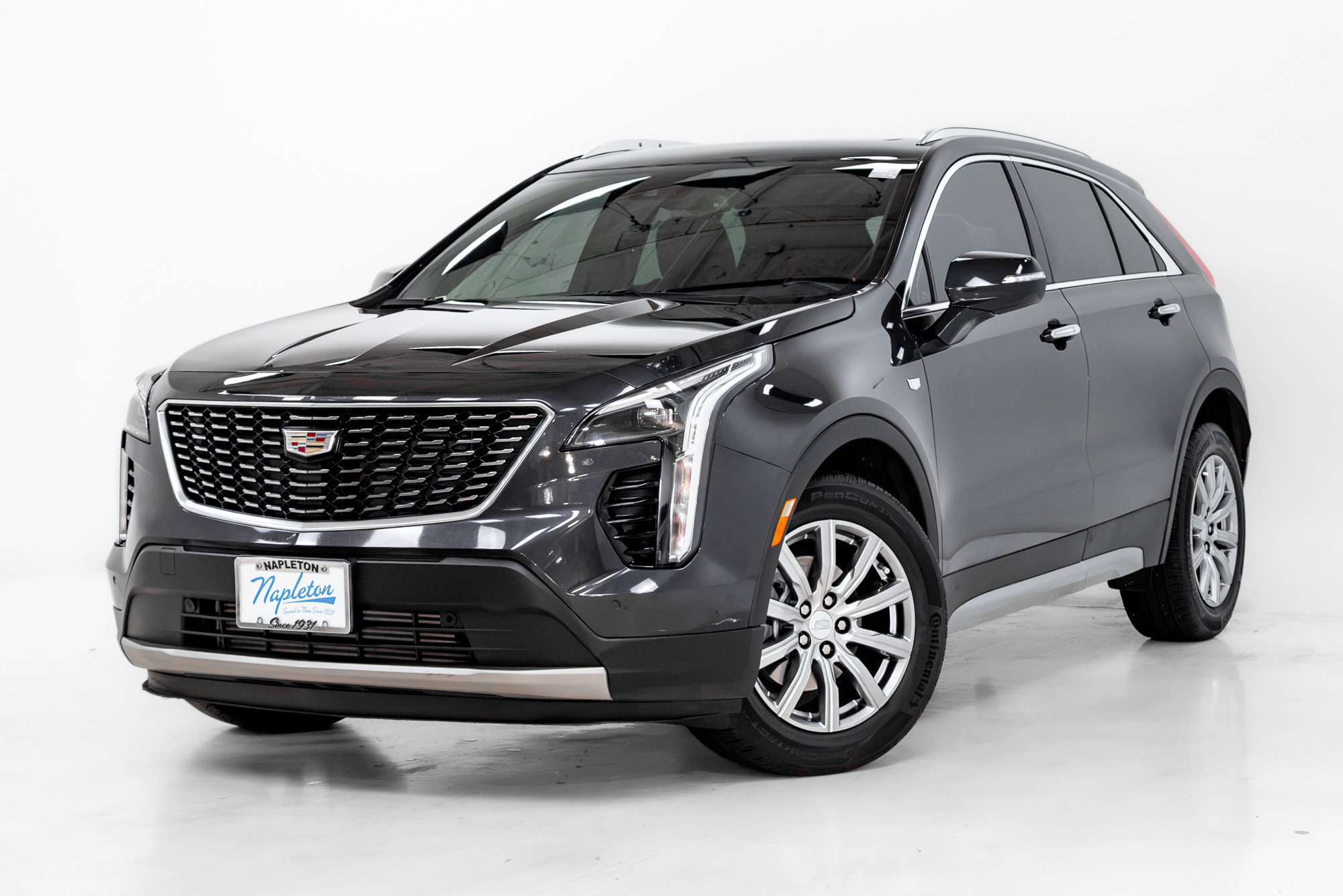 Used 2023 Cadillac XT4 Premium Luxury FWD image 1