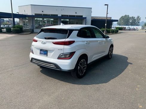 Certified 2023 Hyundai Kona SE w/ Cargo Package FWD image 7