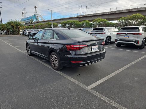 Certified 2021 Volkswagen Jetta SE w/ SE Cold Weather Package image 7