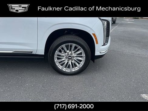 Used 2026 Cadillac Escalade Luxury w/ Touring Package AWD/4WD image 38