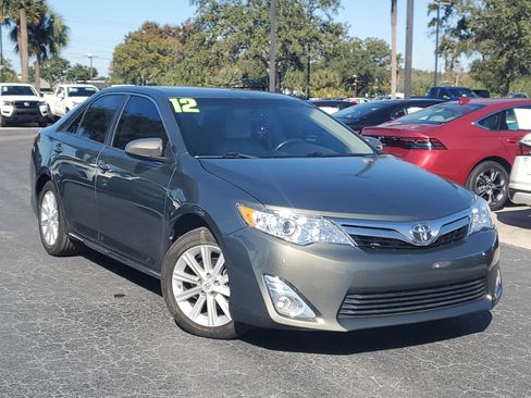 Used 2012 Toyota Camry XLE image 1