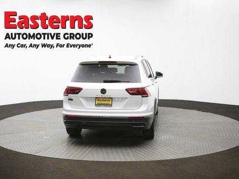 Used 2023 Volkswagen Tiguan SE image 35
