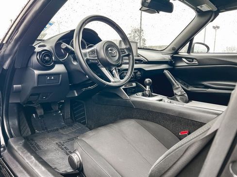 Used 2020 MAZDA MX-5 Miata Sport image 11