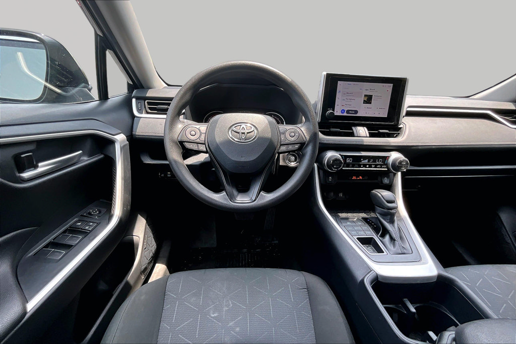 Used 2025 Toyota RAV4 XLE AWD/4WD image 8