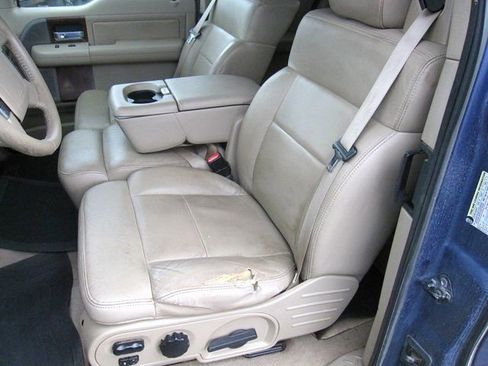 Used 2006 Ford F150 Lariat image 16