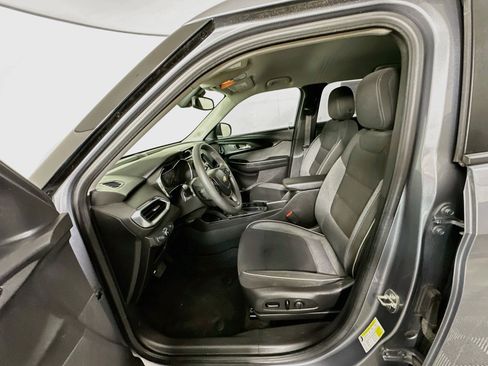 Used 2022 Chevrolet TrailBlazer LT w/ LPO, Blackout Package FWD image 13