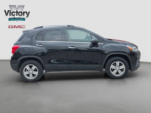 Used 2019 Chevrolet Trax LT w/ LT Convenience Package AWD/4WD image 18