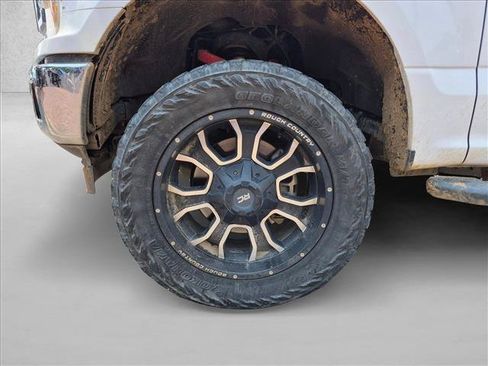 Used 2018 Ford F150 XLT w/ Equipment Group 302A Luxury AWD/4WD image 18