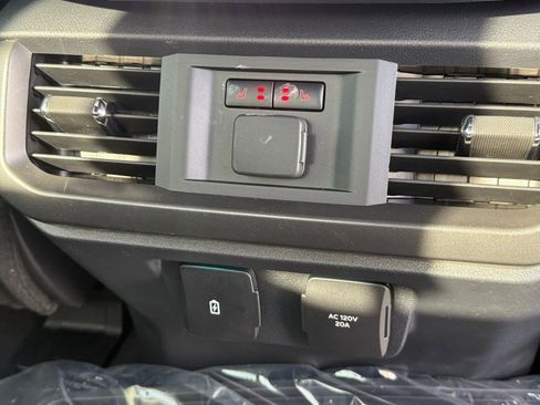 New 2026 Ford F150 Lariat w/ Equipment Group 502A High image 19