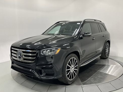 Certified 2025 Mercedes-Benz GLS 450 4MATIC w/ Pinnacle Trim Package image 3