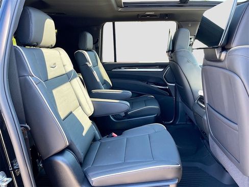 New 2026 Cadillac Escalade ESV Luxury w/ LPO, Radiant Package image 30