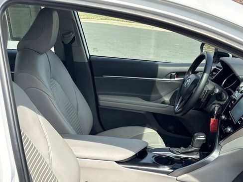 Used 2020 Toyota Camry SE image 23