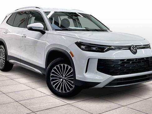 New 2026 Volkswagen Tiguan S image 2