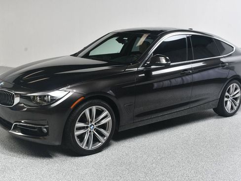 Used 2018 BMW 330i Gran Turismo xDrive AWD/4WD image 2