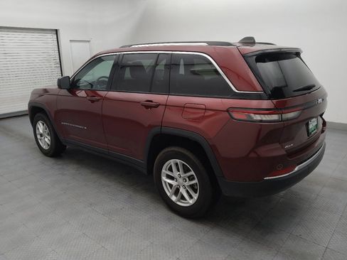 Used 2023 Jeep Grand Cherokee Laredo AWD/4WD image 3