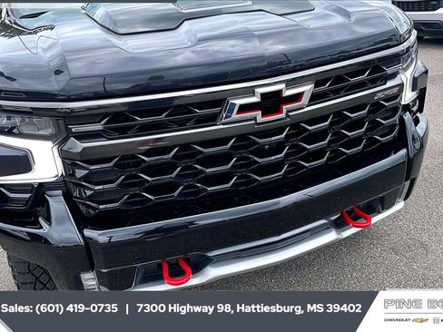 Used 2023 Chevrolet Silverado 1500 ZR2 w/ Technology Package AWD/4WD image 24