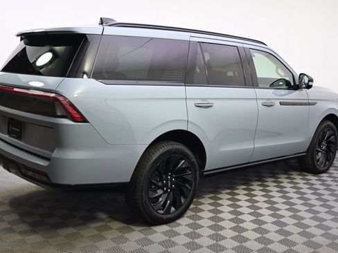 New 2026 Lincoln Navigator Reserve AWD/4WD image 7