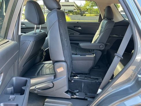 Certified 2022 Nissan Pathfinder Platinum w/ Cargo Package AWD/4WD image 26