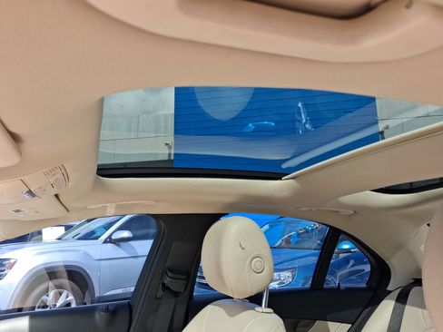 Used 2018 Mercedes-Benz C 300 Sedan image 11