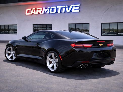 Used 2017 Chevrolet Camaro LT image 7