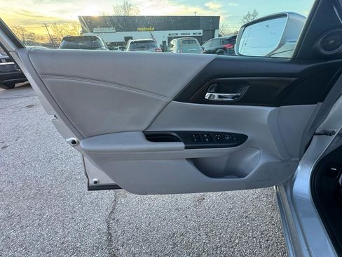 Used 2014 Honda Accord EX image 12