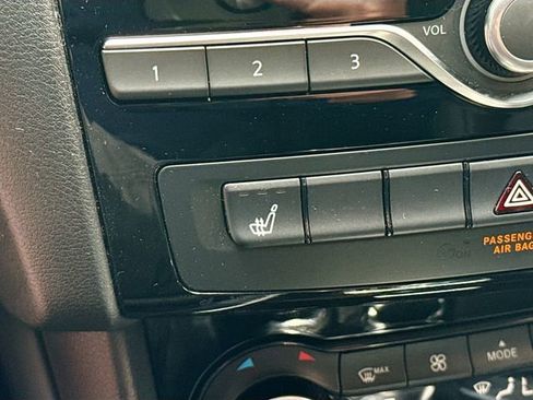 Used 2018 INFINITI QX30 Premium w/ Navigation Package AWD/4WD image 23