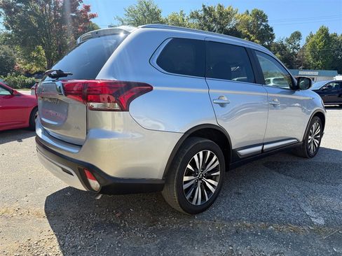 Used 2020 Mitsubishi Outlander FWD image 5