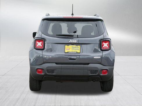 Used 2022 Jeep Renegade Latitude w/ Convenience Group AWD/4WD image 6