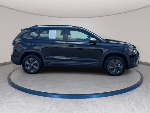 Used 2025 Volkswagen Taos S FWD image 4