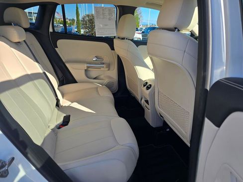 Used 2021 Mercedes-Benz GLA 250 4MATIC image 25