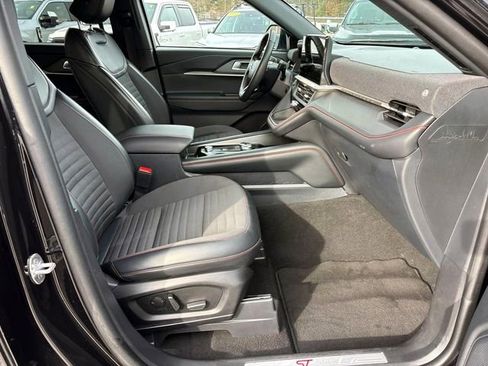 Used 2025 Ford Explorer ST-Line image 17