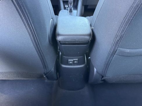 Used 2020 Nissan Kicks SV image 34