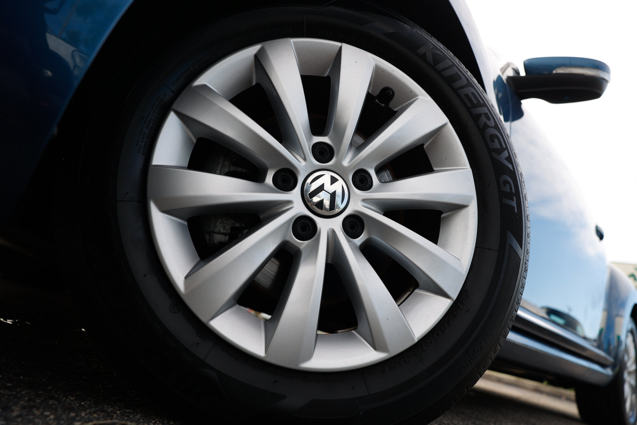 Used 2019 Volkswagen Beetle 2.0T S FWD image 33