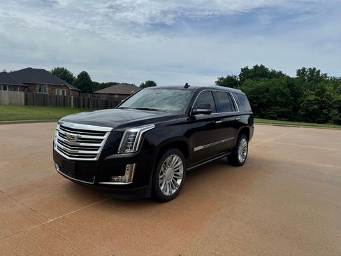 Used 2015 Cadillac Escalade Platinum AWD/4WD image 1