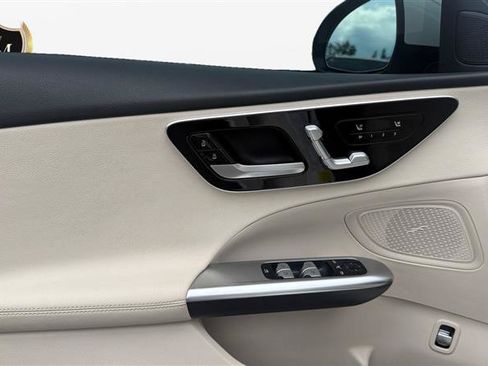 Used 2024 Mercedes-Benz C 300 Sedan image 11