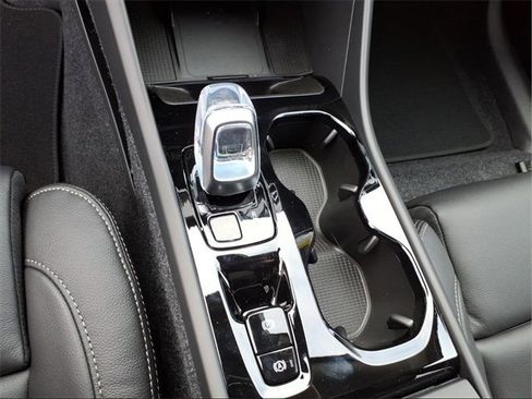 New 2026 Volvo XC40 B4 Plus w/ Protection Package Premier image 20