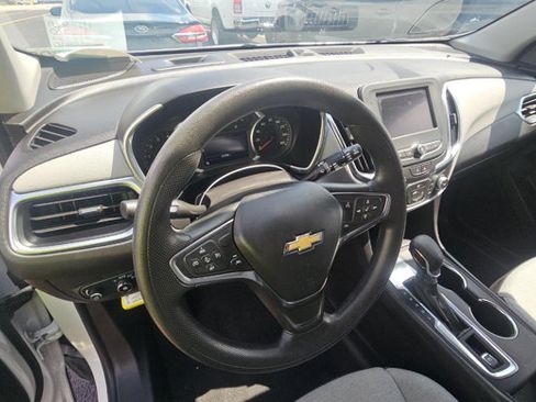 Used 2024 Chevrolet Equinox LS w/ LS Convenience Package FWD image 12