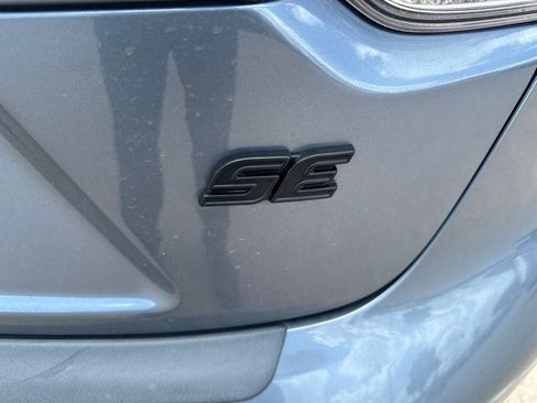 Used 2024 Toyota Corolla SE FWD image 3