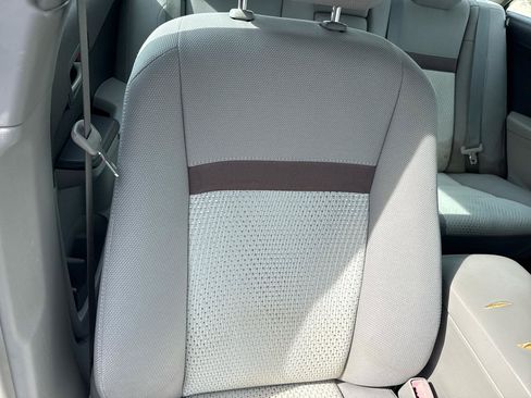 Used 2013 Toyota Camry LE FWD image 10