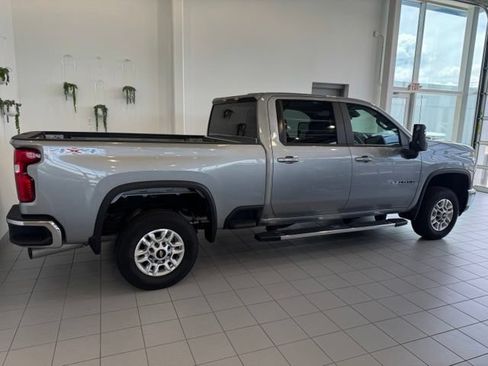 Used 2025 Chevrolet Silverado 2500 LT w/ Convenience Package AWD/4WD image 36