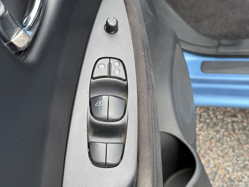 Used 2014 Nissan Leaf S FWD image 21