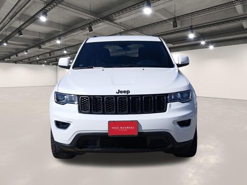 Used 2021 Jeep Grand Cherokee Laredo image 17