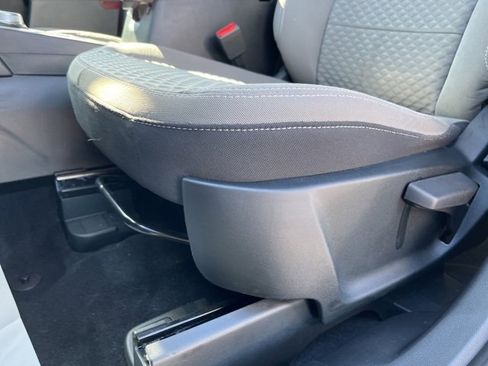 Used 2022 Ford Escape SE w/ SE Sport Appearance Package image 19