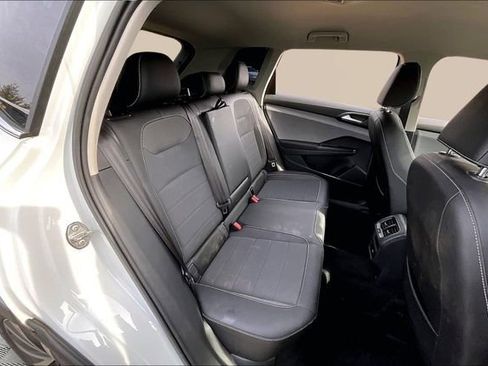 Used 2023 Volkswagen Taos SE image 17