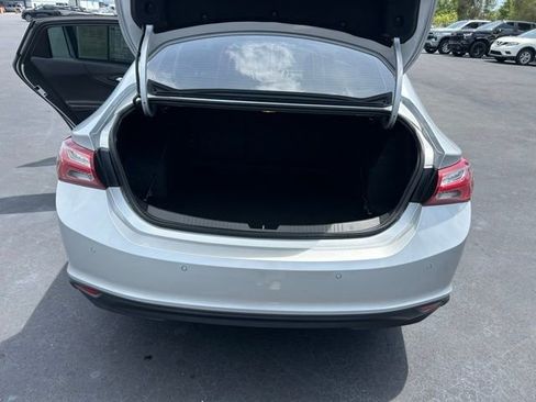Used 2021 Chevrolet Malibu LT w/ Leather Package FWD image 16