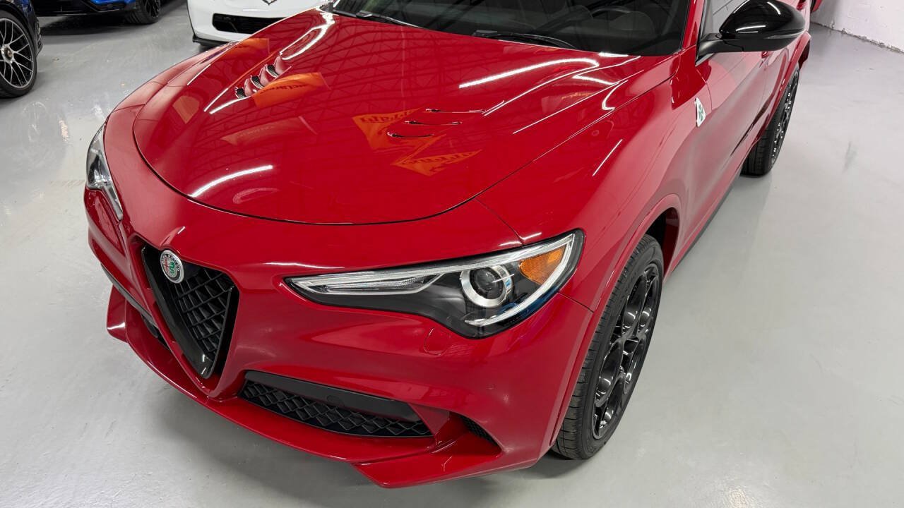 Used 2022 Alfa Romeo Stelvio Quadrifoglio w/ Active Assist Plus Package AWD/4WD image 25