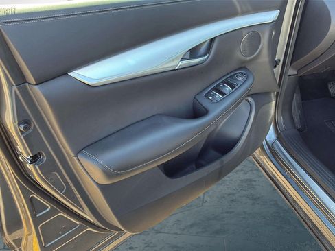 Used 2021 INFINITI QX50 Luxe w/ Appearance Package FWD image 32